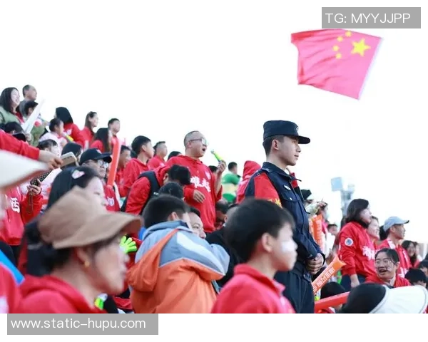 足球张扬激情与梦想的舞台展现运动之美与团队精神的力量